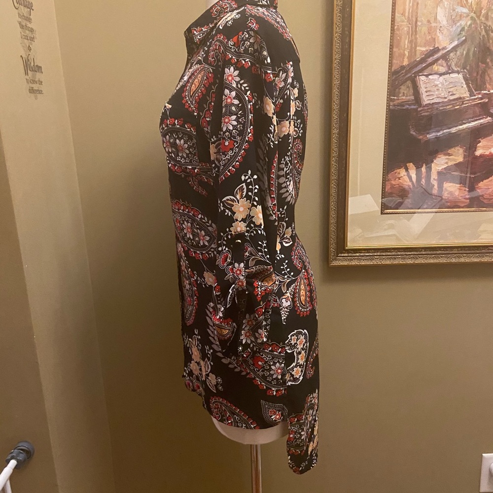 New Directions Black Floral Tunic Top Size M - Picture 2 of 16